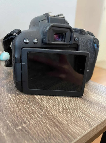 Cánon Rebel T7i 9.9/10.semi Nuevo 24 Mpx. Wifi. Regalo (Usado)