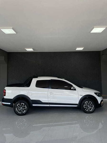 Imagem 4 de 13 de Volkswagen Saveiro Cross Cd 1.6 Manual Flex 2017