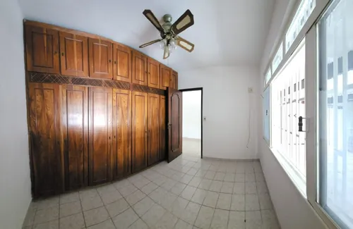 Casa Com Fachada Reformada Em Localização Estratégica Para Comércio/moradia