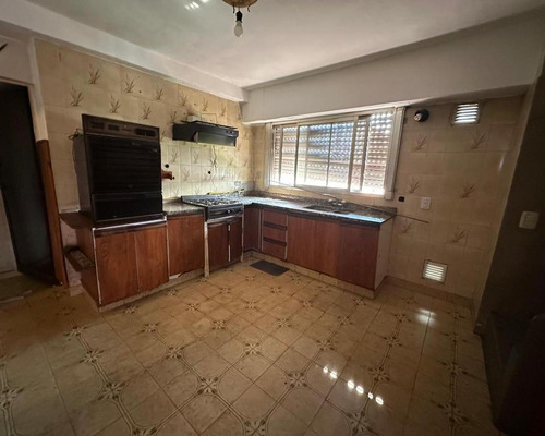 Casa En José Manuel Estrada 906