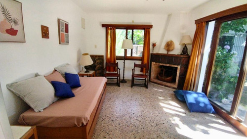 Casa Con Fondo Parada 8 A 150 Metros De Playa Mansa