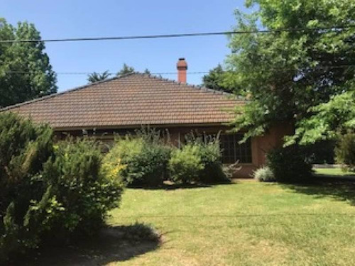Chalet Clasico En Esquina.venta En Country San Diego