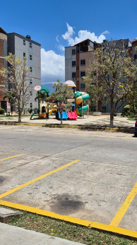 Elena Hidalgo Alquila Apartamento En Terrazas De San Diego Excelente Ubicación Con Vigilancia Privada Pozo Piso Bajo Cerca A La Av Don Julio Centeno San Diego Carabobo (solo Clientes