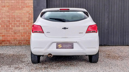 Chevrolet Onix Joy Black