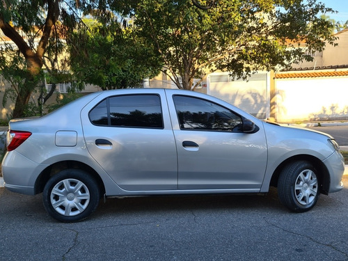 Imagem 4 de 14 de Renault Logan 2018 1.0 12v Authentique Sce 4p