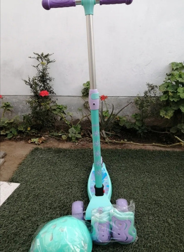 Scooter Musical  Con Linterna Y Luces Para Niños Marca Oka