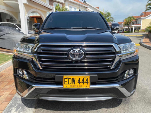 Toyota Sahara Lc200 Platinum Arabe 2017