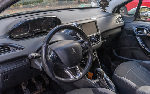 Peugeot 208 1.4 Active Hdi Diesel 68hp Mt 5p 2014.