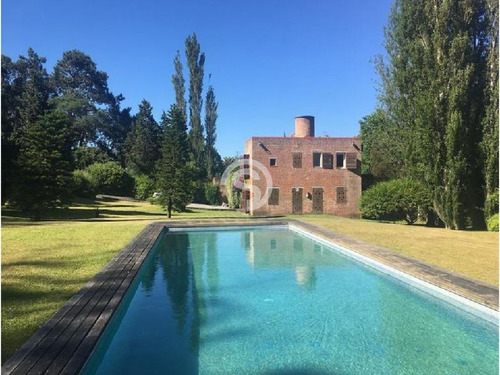Excelente Casa En Venta En Zona Golf, Financiación - Ref: 4781