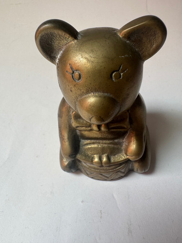Pequeño Oso Con Su Tambor Bronce Pátina Figura Decorativa Dorado Oscuro (Usado)