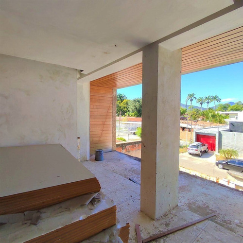 Imagen 6 de 15 de 133827 Casa Obra Gris En Venta. Urb. Guaparo - Carmen María González 0412.4359728