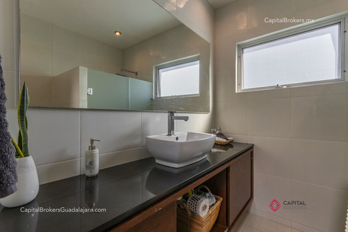 Residencia De Lujo En Los Olivos En Venta