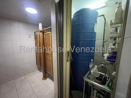 Oficina Completamente Operativa En Venta En Los Cortijos, 25-17194
