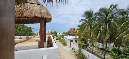 Casa Amueblada En Venta A Una De Cuadra De Las Playas De Chelem, Progreso.