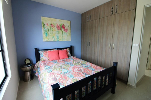 Se Vende Casa En Sonterra, 3 Recamaras, Jardín, Estacionamiento Techado, Lujo