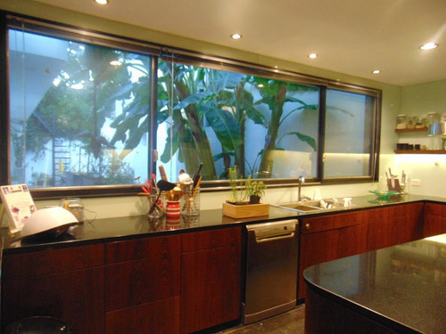 Imagen 6 de 30 de Casa De 5 Dormitorios De Excelente Diseño Y Calidad - Las Lomas-jockey. San Isidro.