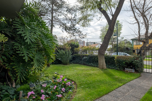 Linda Ley Pereira 3 Pisos. Jardín (casa Ortúzar)