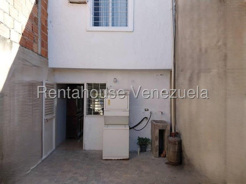 Townhouse En Venta Flor Amarillo Valencia Lr Carabobo Excelente Inversion En Muy Buenas Condiciones Listo Para Mudarse Y Con Potencial Para Ampliar Precio De Oportunidad