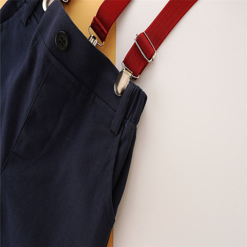 Conjunto De Tres Piezas De Camisa Y Pantalones Con Tirantes
