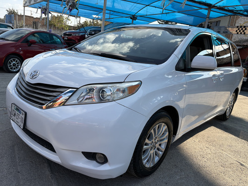 Toyota Sienna Xle At