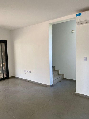 Casa En Venta De 3 Dormitorios En Villa Allende.