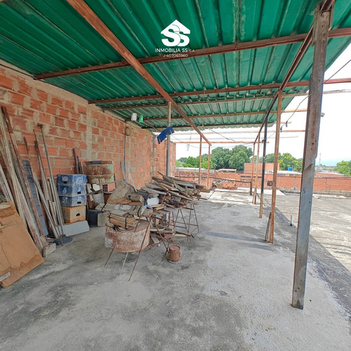 Casa En Venta - Para Inversion Y Remodelar - Anexos Incluidos - Urb. La Morita 2 - Santa Ines