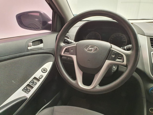 Hyundai Accent I25 1.6 Aut 2013 Hkt136