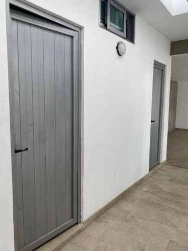 Imagen 9 de 13 de 140517 Lujosa Casa A Estrenar En Altos De Guataparo - Carmen María González 0412.4359728