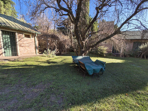 Venta Casa En Barrio Las Casuarinas Lujan - Ideal Proyecto Turistico