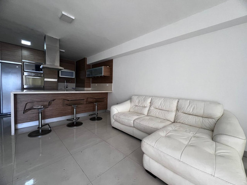Apartamento En Uno De Los Mejores Edificios De La Isla, Playa Real, Isla De Margarita