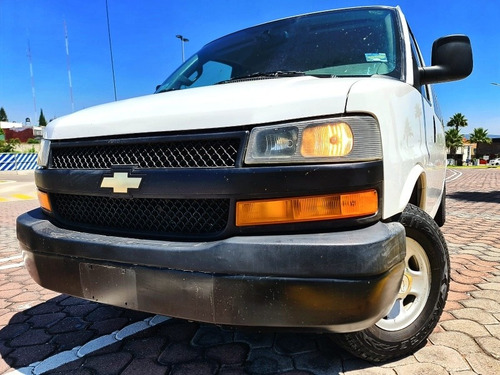 Imagen 3 de 15 de Chevrolet Express 2018 6.0 Ls C 15 Pas At