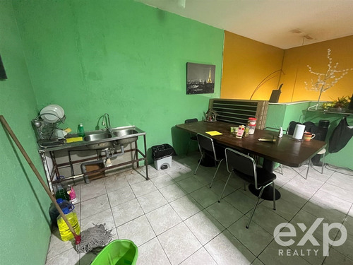 Local De 1886 Mt2 En Calle Franklin.