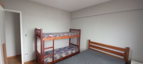 Apartamento De 01 Dormitório Com Vaga De Garagem Coberta !!!