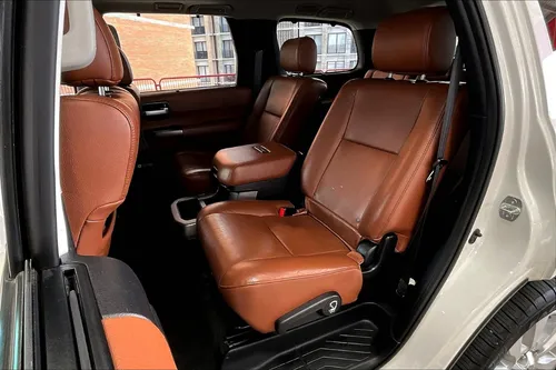Toyota Sequoia 5.7 Plinum V8 At