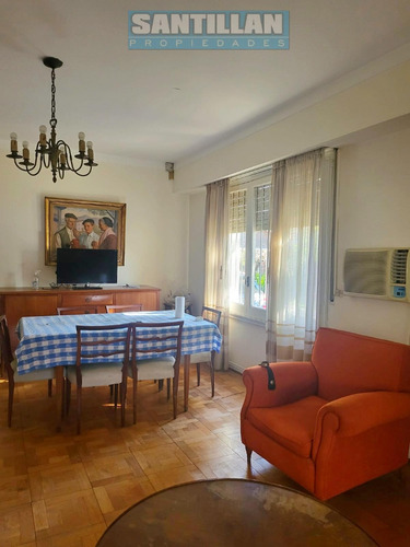 Excelente Propiedad Sobre Dos Lotes En La Mejor Zona Residencial De Ramos Mejía.