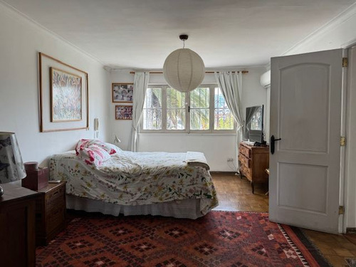 Casa En Venta De 7 Dorm. En Ñuñoa