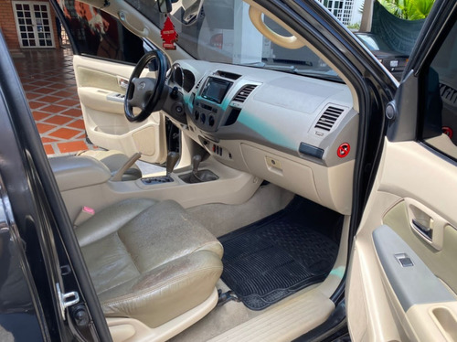 Imagen 9 de 13 de Toyota Fortuner Automatico 4x4