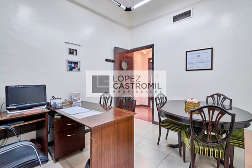 Imagen 11 de 14 de Oficina Venta 4 Ambientes San Nicolas Impecable Oficina! Semipiso Balcón Al Frente Muy Luminoso! Excelente Distribución Recepción 3 Despachos! (2 Al Frente) 1 Baño Independiente 1 Cocina Unica