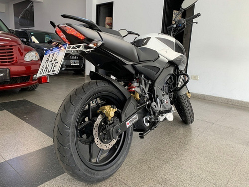 Bajaj Rouser Ns 200