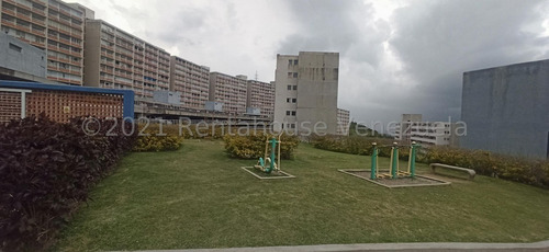 Imagen 3 de 9 de Hermoso Apartamento Ubicado En Zona Tranquila Y Segura Mls #22-8038