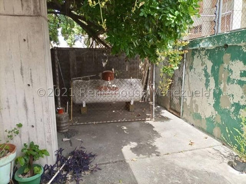 Imagen 17 de 30 de Apartamento En Venta Sector Centro De Barquisimeto Código 23- 18635 Keylen León Rah