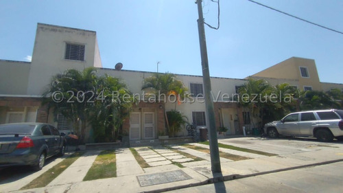 */*** Zudwendyz Leal Vende Casa En Caminos De Tarabana  Cabudare Lara Código 24-19484 */*** Zl