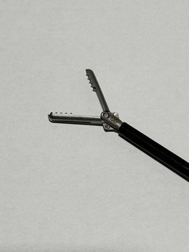 Pinza Grasper Con Rachet 5 Mm Laparoscopia. Marca Grena.