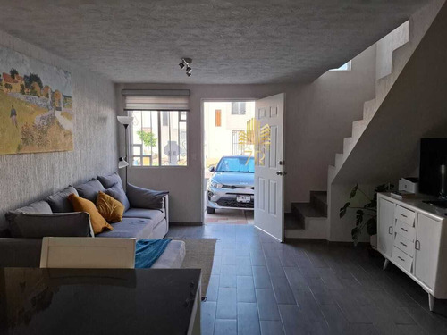Casa En Venta De 2 Recámaras En Ciudad Del Sol Queretaro