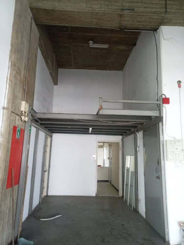 Imagen 23 de 30 de Alquiler De Planta Comercial En Edificio Boleita Sur