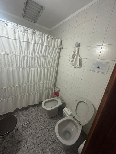 Casa Con Garage Sobre Avenida En Venta!!!