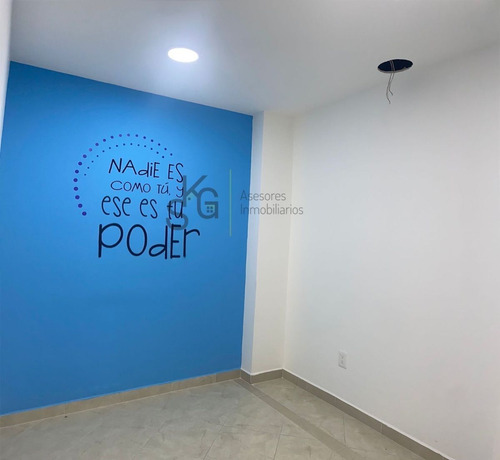 Local En Av. De Las Fuentes, Lomas De Tecamachalco