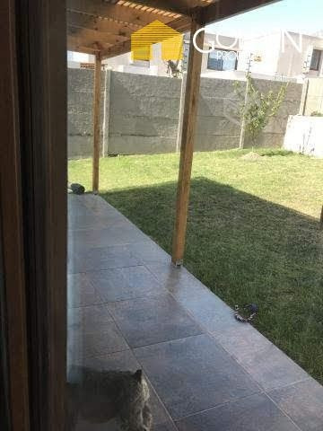 Casa En Venta De 4 Dorm. En Peñalolén