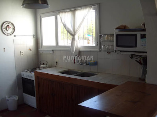 Divina Casa De 4 Dormitorios A Metros De Playa El Chorro