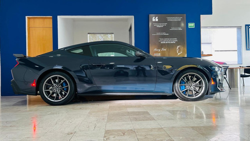 Ford Mustang DARK HORSE COUPE